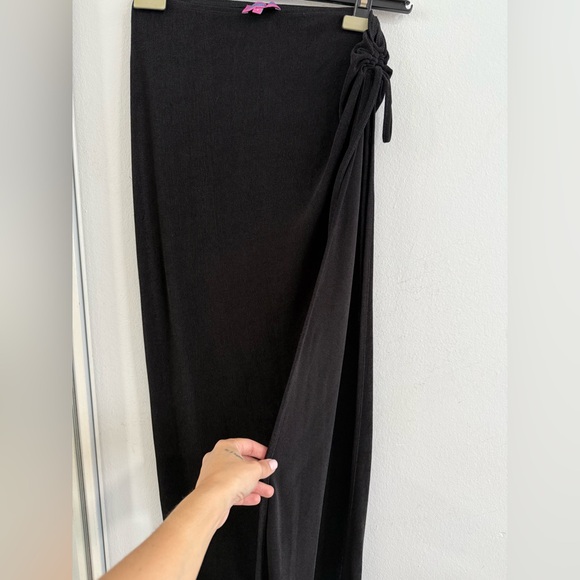 Edikted Black Cut Out Tie Front Tank Top + Skirt SET - Picture 7 of 8